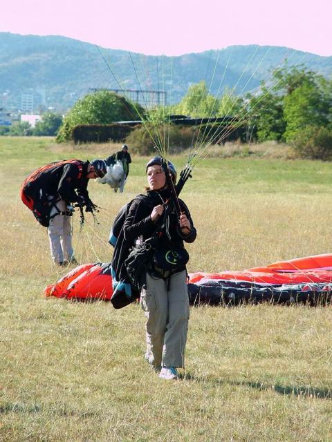 Zsuzsi balra koncentrĂĄl